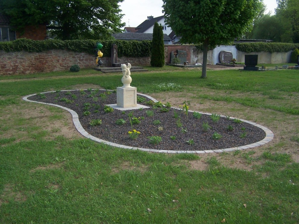 Mainflinger Friedhof Grabengel
