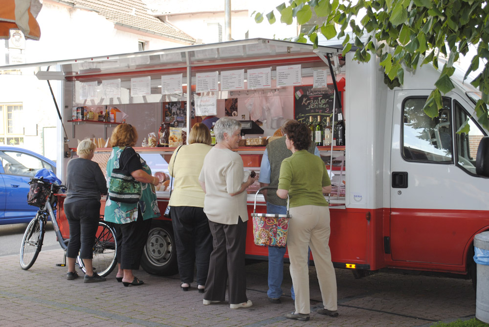 wochenmarkt-italienische-spezialitaeten